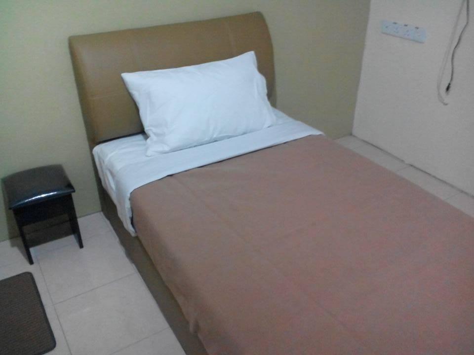 Rst Hotel Johor Bahru Bagian luar foto
